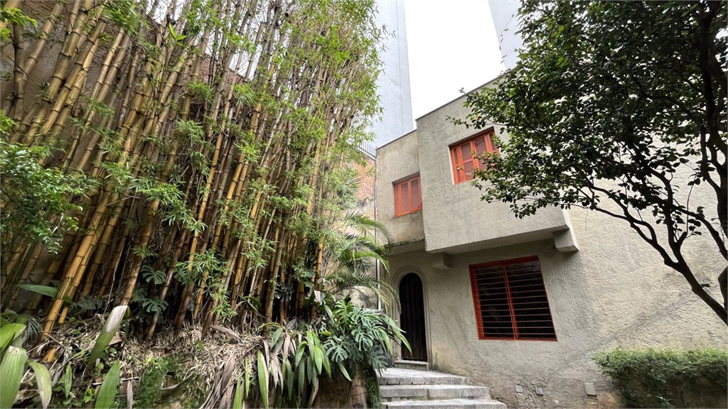 Casa de Vila Tombada 2 dormitórios/ 2 banheiros/ 1 vaga em Higienópolis