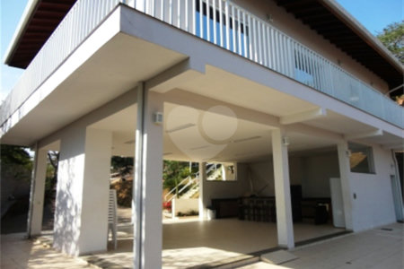 Casa à venda com 3 quartos, sendo 2 suítes, no condomínio Águas da Serra, Valinhos - SP