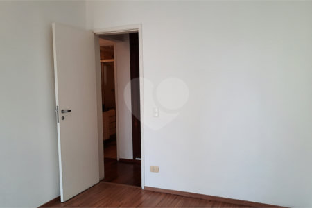 Apartamento à venda com 3 quartos, sendo 1 suíte, em Jardim Marajoara, São Paulo, SP