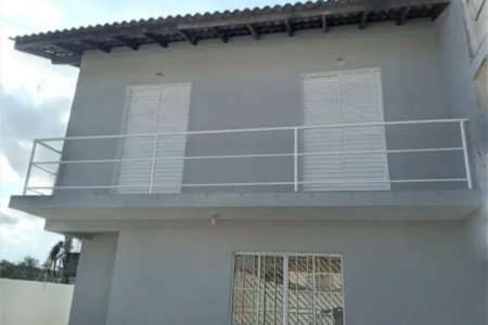 Sobrado à venda com 3 quartos em Jardim Estela Mari, Cotia - SP