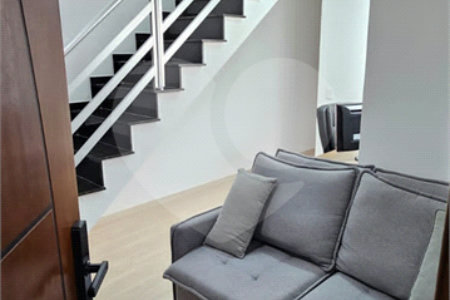 Triplex à venda com 2 quartos, sendo 1 suíte, em Vila Metalúrgica, Santo André, SP