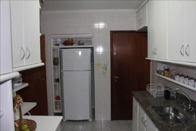 Apartamento à venda com 3 quartos, sendo 1 suíte, em Fazenda Morumbi, São Paulo, SP