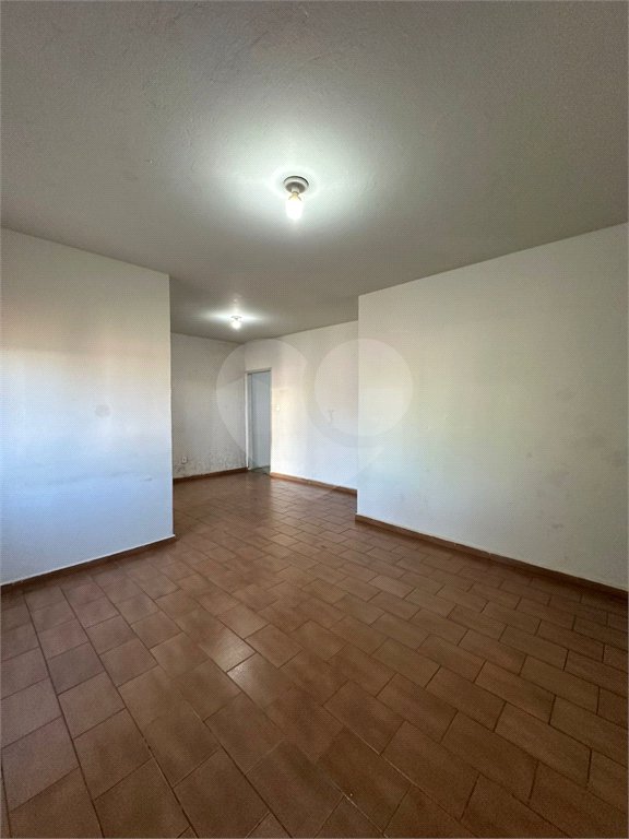 Casa à venda com 4 quartos, sendo 1 suíte,  em Jardim Estoril, Ponta Porã, MS