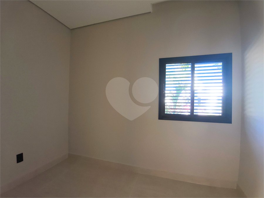 Casa à venda com 2 quartos, sendo 1 suíte, no condomínio Terras de São Francisco, Sorocaba - SP