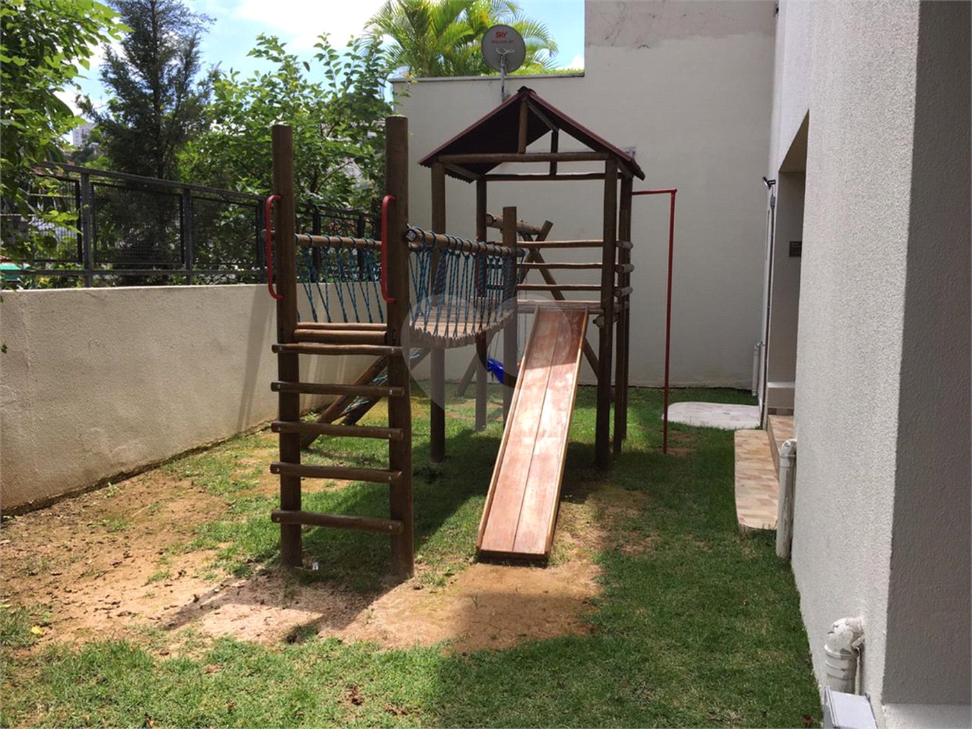 Casa à venda com 4 quartos, sendo 3 suítes,  em Vila Monumento, São Paulo, SP