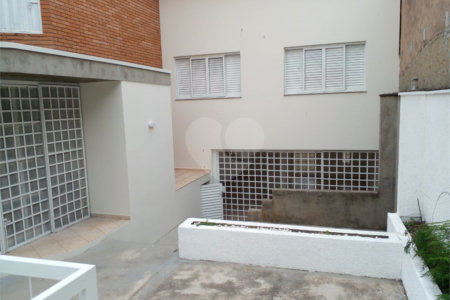 Sobrado à venda ou para alugar com 3 quartos, sendo 1 suíte, no Centro, Salto, SP