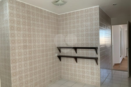 Apartamento à venda com 3 quartos, sendo 1 suíte, em Alto da Boa Vista, São Paulo, SP
