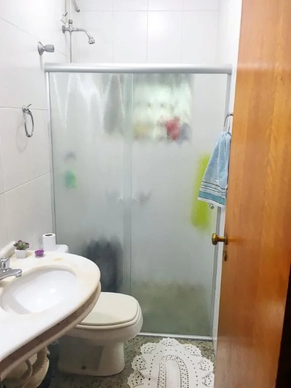 Sobrado à venda com 4 quartos, sendo 1 suíte,  em Jardim Sarah, São Paulo, SP