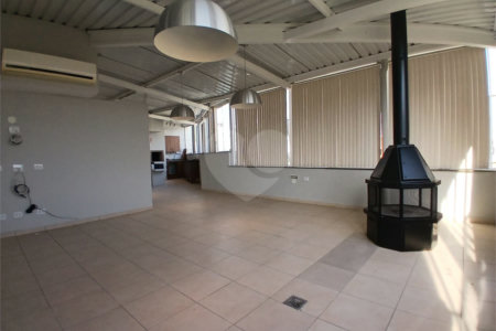 Cobertura à venda com 4 quartos, sendo 3 suítes,  em Cidade São Francisco, São Paulo, SP