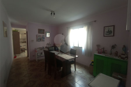 Sobrado à venda com 4 quartos, sendo 1 suíte, em Jardim Marisa, São Paulo, SP