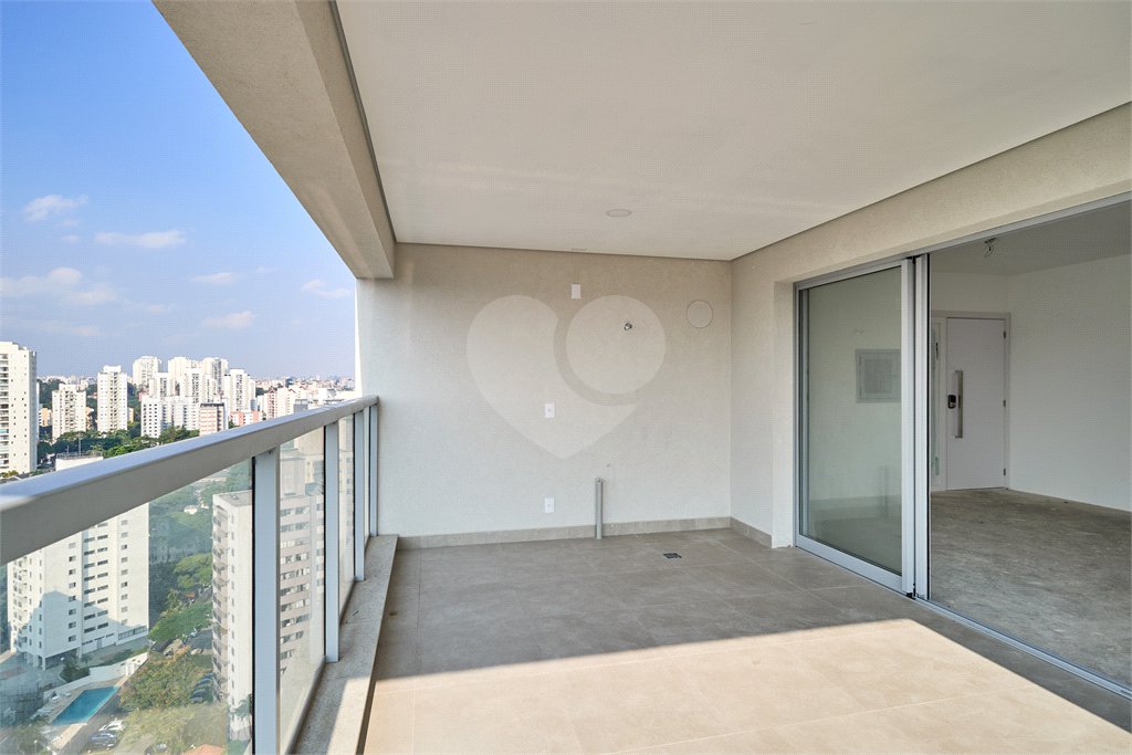 Apartamento à venda com 3 quartos, sendo 1 suíte, em Jardim Marajoara, São Paulo, SP