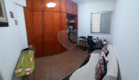Apartamento à venda com 3 quartos, sendo 1 suíte,  em Parque Residencial Aquarius, São José dos Campos, SP