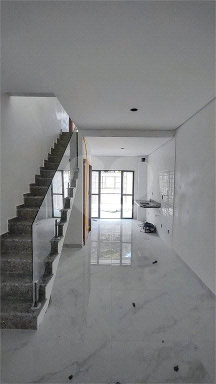 Sobrado à venda com 3 quartos, sendo 1 suíte, em Vila Granada, São Paulo, SP