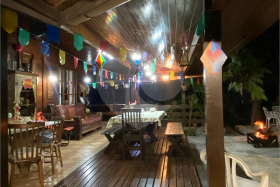 Casa à venda com 3 quartos, sendo 1 suíte, no condomínio Associação Reserva das Hortênsias, Mairiporã - SP