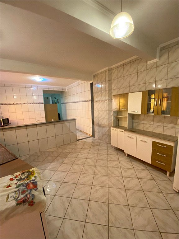 Sobrado à venda com 3 quartos em Jundiapeba, Mogi das Cruzes, SP