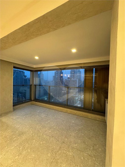 Apartamento para alugar com 3 quartos, sendo 2 suítes, em Pinheiros, São Paulo, SP