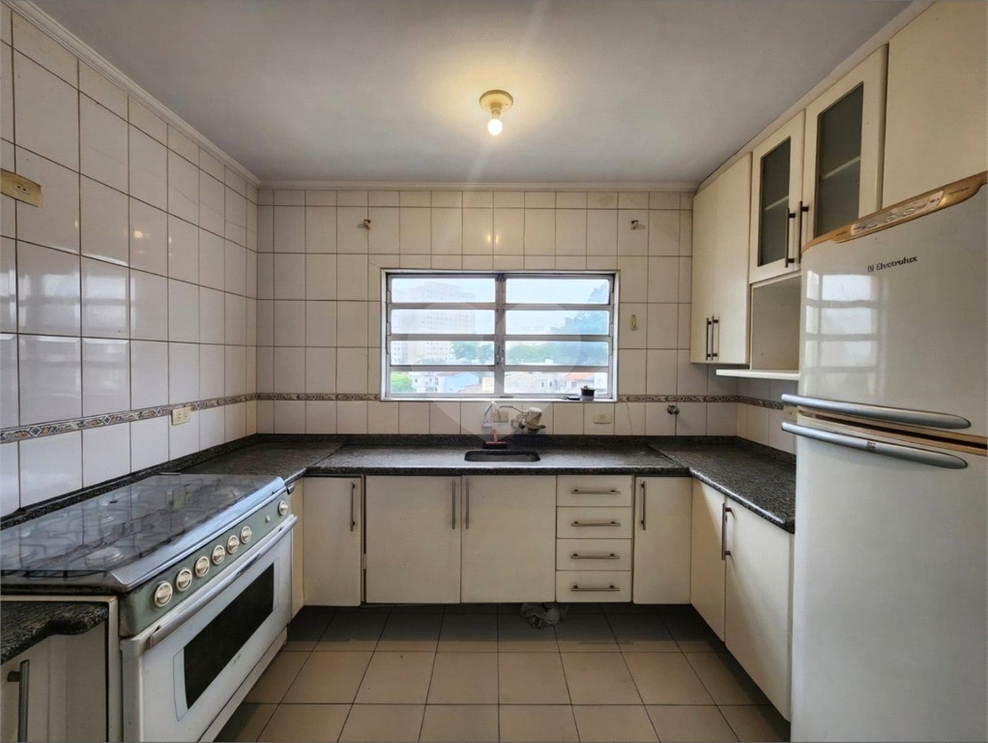Casa à venda com 3 quartos, sendo 1 suíte,  em Jardim Celeste, São Paulo, SP