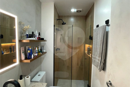 Apartamento à venda ou para alugar com 1 suíte em República, São Paulo, SP