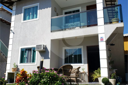 Casa em Residencial Exclusivo com Casa Térreas e Sobrado na Rasa, Búzios!
