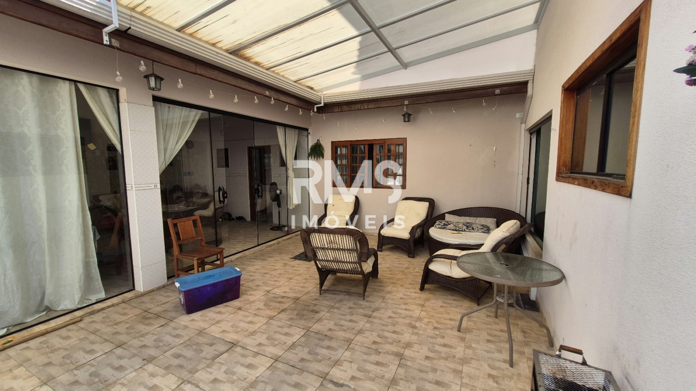 Casa à venda com 3 suítes no condomínio Granja Olga II, Sorocaba - SP