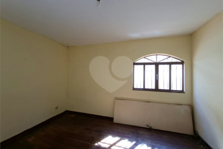 Sobrado à venda com 3 quartos, sendo 1 suíte,  em Jardim Esmeralda, São Paulo, SP
