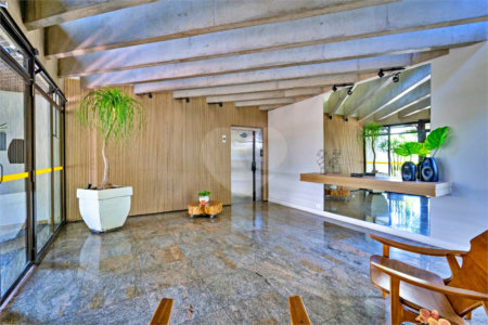 Apartamento à venda com 3 suítes em Campo Belo, São Paulo, SP