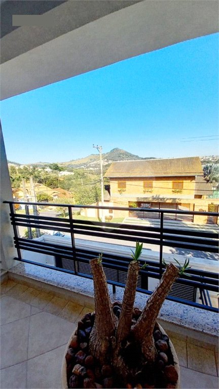Casa à venda com 3 suítes no condomínio Residencial Parque Arco-íris, Atibaia - SP