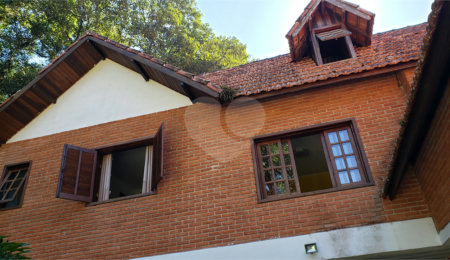 Casa para alugar com 4 quartos, sendo 3 suítes,  no condomínio Alpes da Cantareira, Mairiporã - SP
