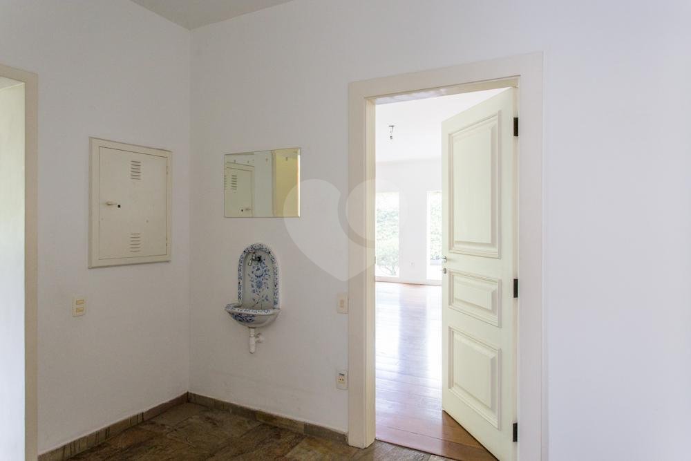 Casa para alugar com 4 suítes no condomínio Chácara Flora, São Paulo - SP