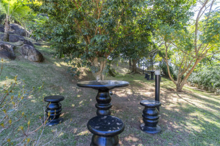Casa à venda com 5 suítes no condomínio Vale da Santa Fé, Vinhedo - SP