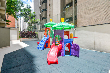 Apartamento à venda com 3 quartos, sendo 1 suíte,  em Moema, São Paulo, SP