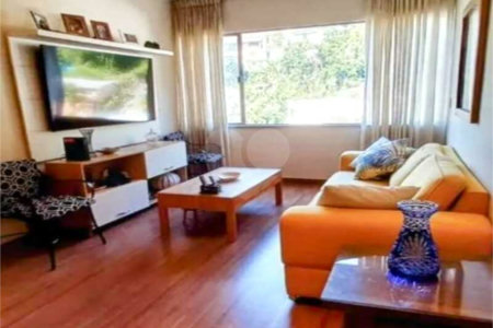 Apartamento à venda com 3 quartos, sendo 1 suíte, em Laranjeiras, Rio de Janeiro, RJ