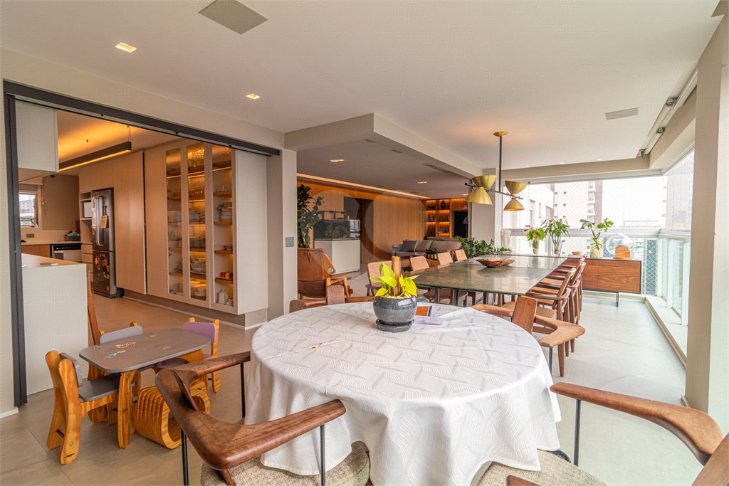 Apartamento à venda com 3 suítes em Vila Olímpia, São Paulo, SP
