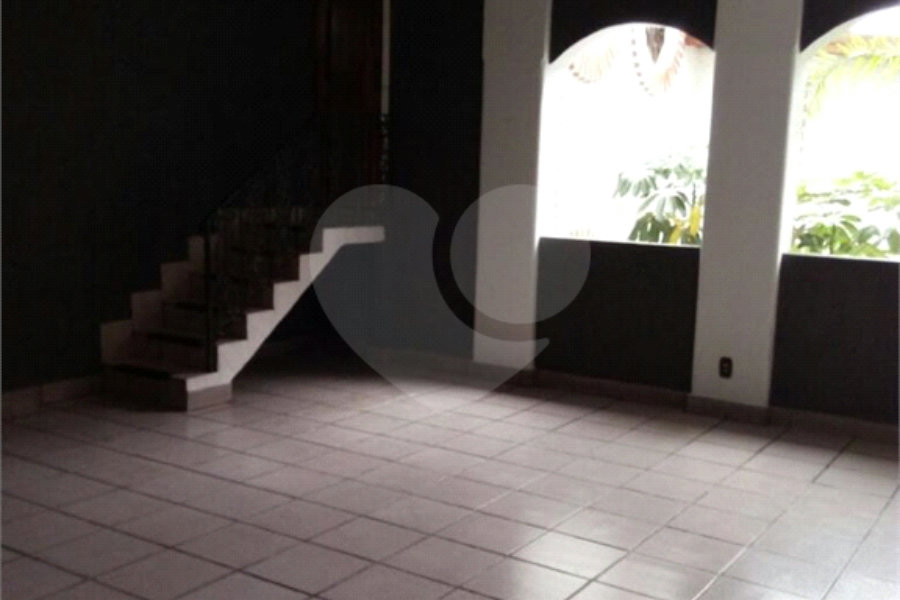 Sobrado à venda com 4 quartos em Jardim Ana Maria, Santo André, SP