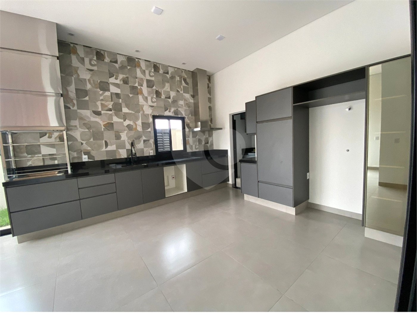 Casa à venda com 3 suítes no condomínio Portal das Tipuanas, Araraquara - SP