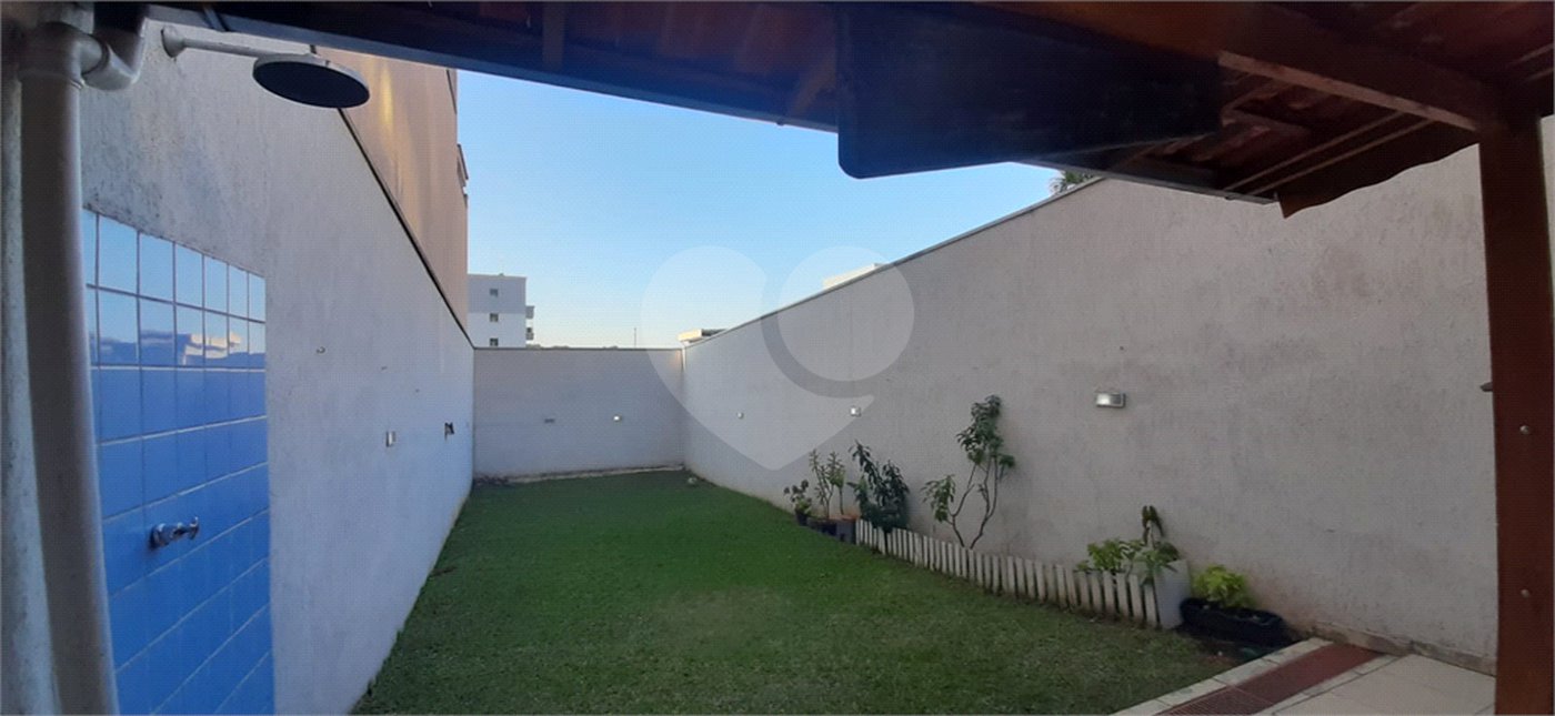 Sobrado à venda com 3 quartos, sendo 1 suíte, em Tremembé, São Paulo, SP