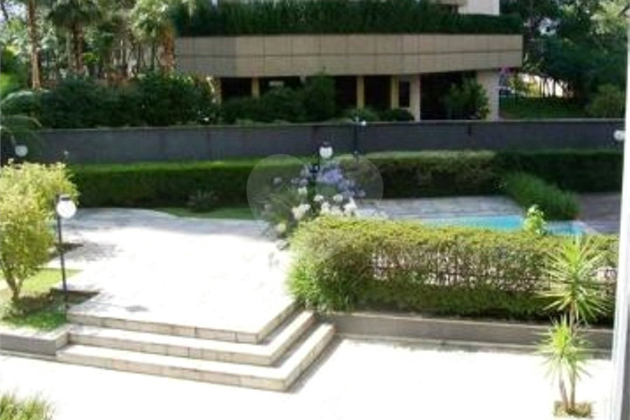 Apartamento à venda com 3 quartos, sendo 1 suíte,  em Morumbi, São Paulo, SP