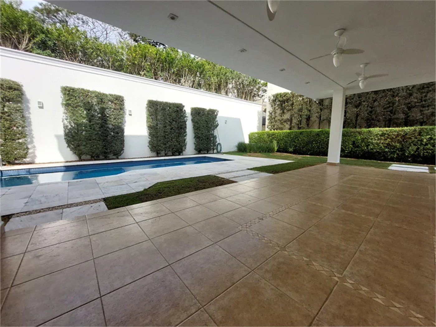 Casa à venda com 4 suítes no condomínio Residencial Morumbi, São Paulo - SP