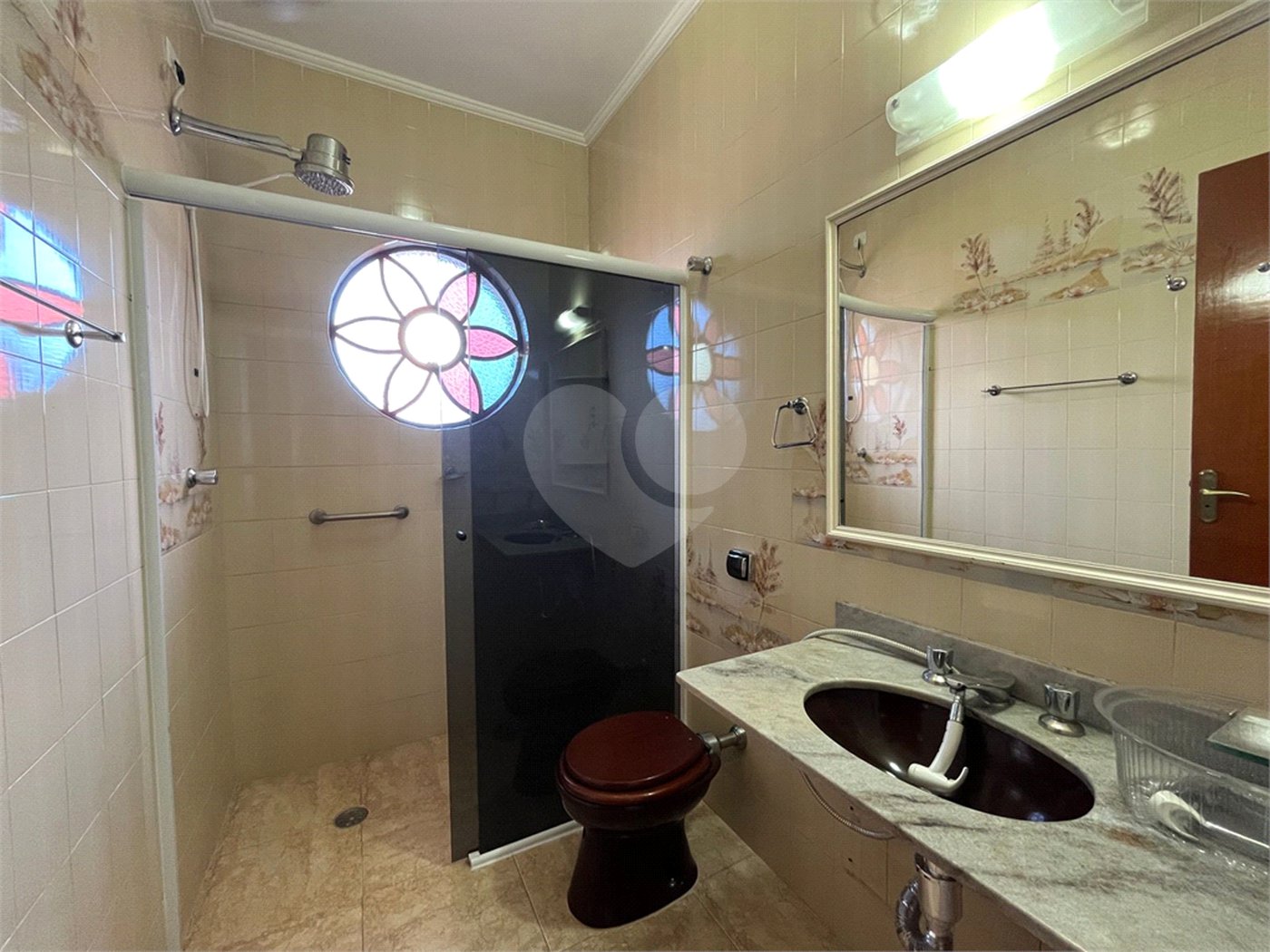Sobrado à venda com 4 quartos, sendo 2 suítes, em Tremembé, São Paulo, SP