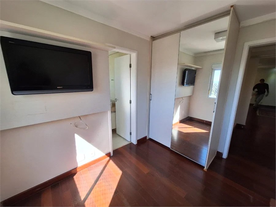 Apartamento para alugar com 3 suítes em Vila Suzana, São Paulo, SP
