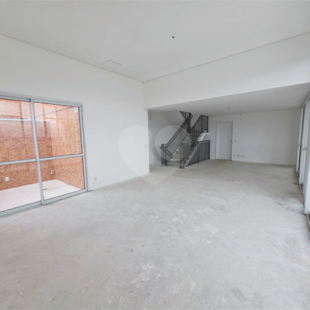 Triplex à venda com 4 suítes em Anhangabaú, Jundiaí, SP