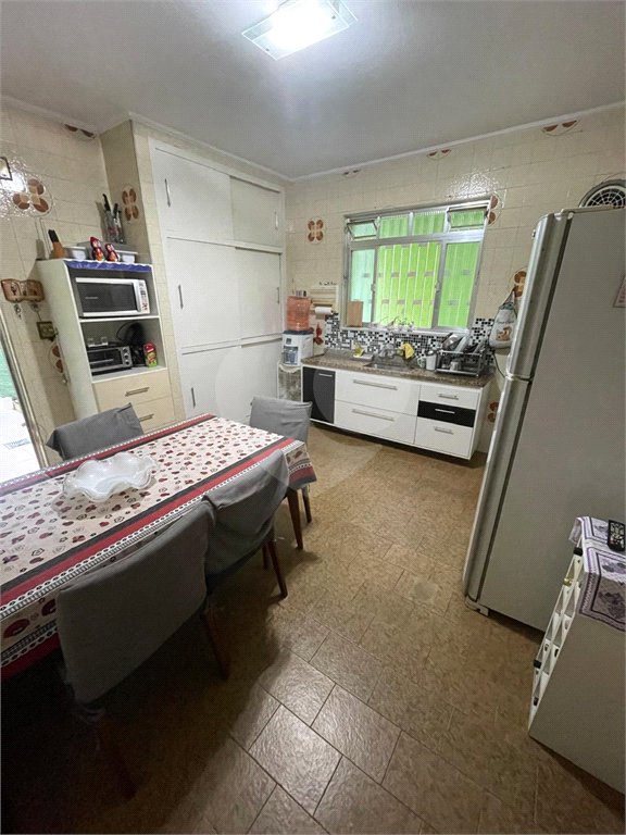 Sobrado à venda com 5 quartos, sendo 1 suíte,  em Vila Gustavo, São Paulo, SP
