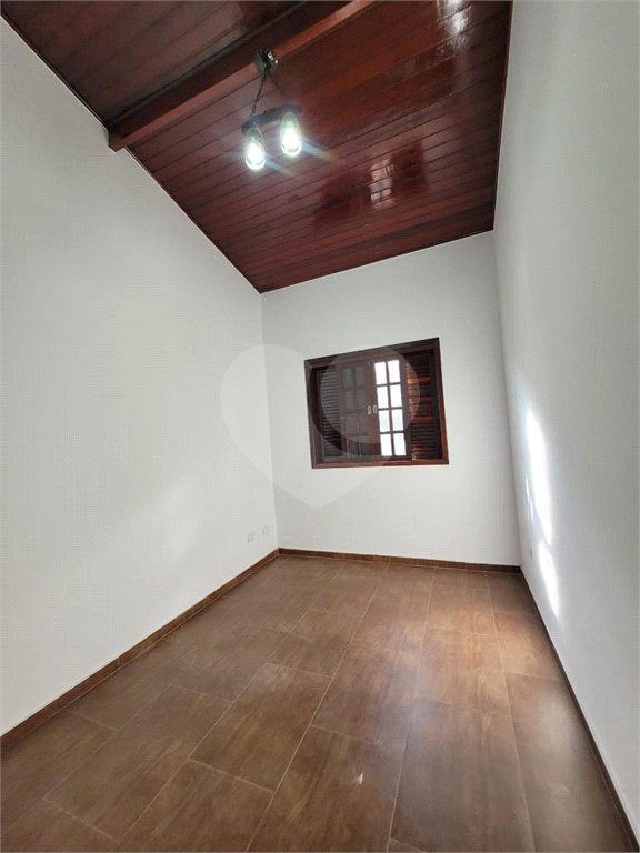 Sobrado à venda com 3 quartos, sendo 1 suíte,  em Jardim Ana Rosa, Suzano, SP