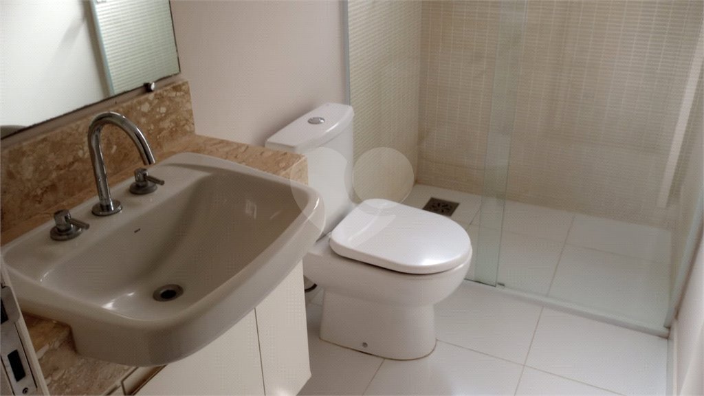 Casa à venda com 3 suítes no condomínio Picollo, Louveira - SP