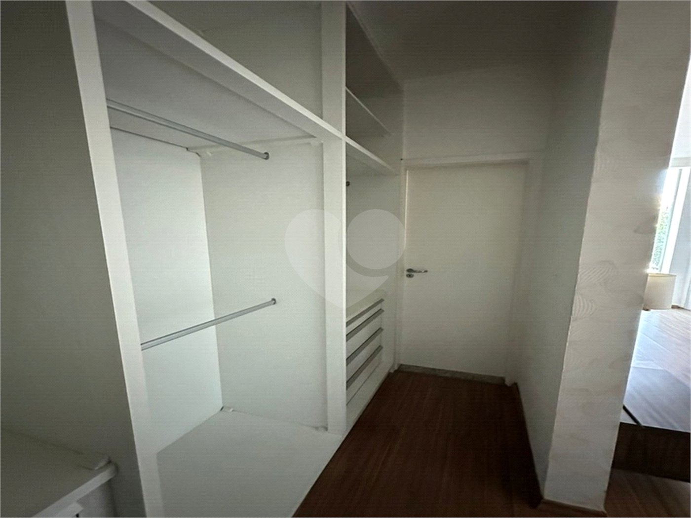 Casa à venda com 4 suítes no condomínio Golden Park Residence II, Sorocaba - SP