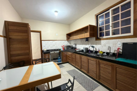 Casa à venda com 4 quartos, sendo 2 suítes, em Ogiva, Cabo Frio, RJ