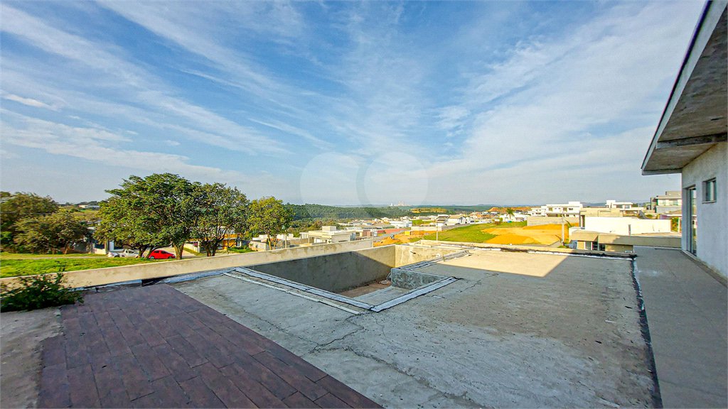 Casa à venda com 3 quartos, sendo 1 suíte, no condomínio Residencial Fazenda Alta Vista, Salto de Pirapora - SP