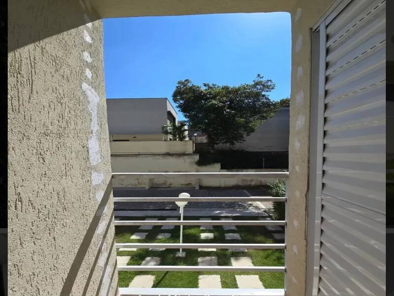 Sobrado à venda com 2 quartos no condomínio Ville de Vie 2, Cotia - SP
