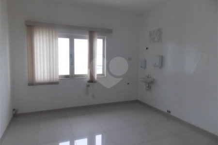 Casa à venda ou para alugar com 15 quartos, sendo 5 suítes,  no Centro, Atibaia, SP