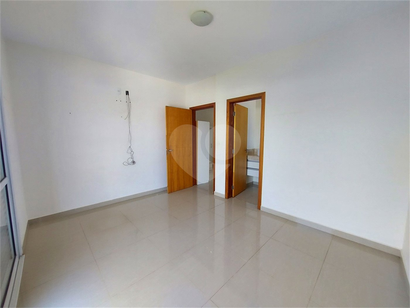 Casa à venda com 3 suítes no condomínio Villaggio Di Napoli Valinhos, Valinhos - SP